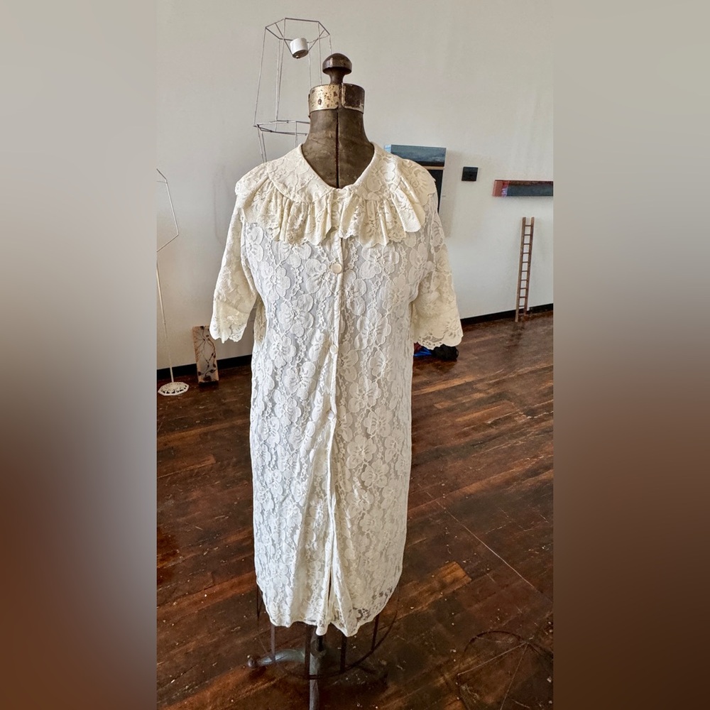 Vintage Lace Aristocraft Duster